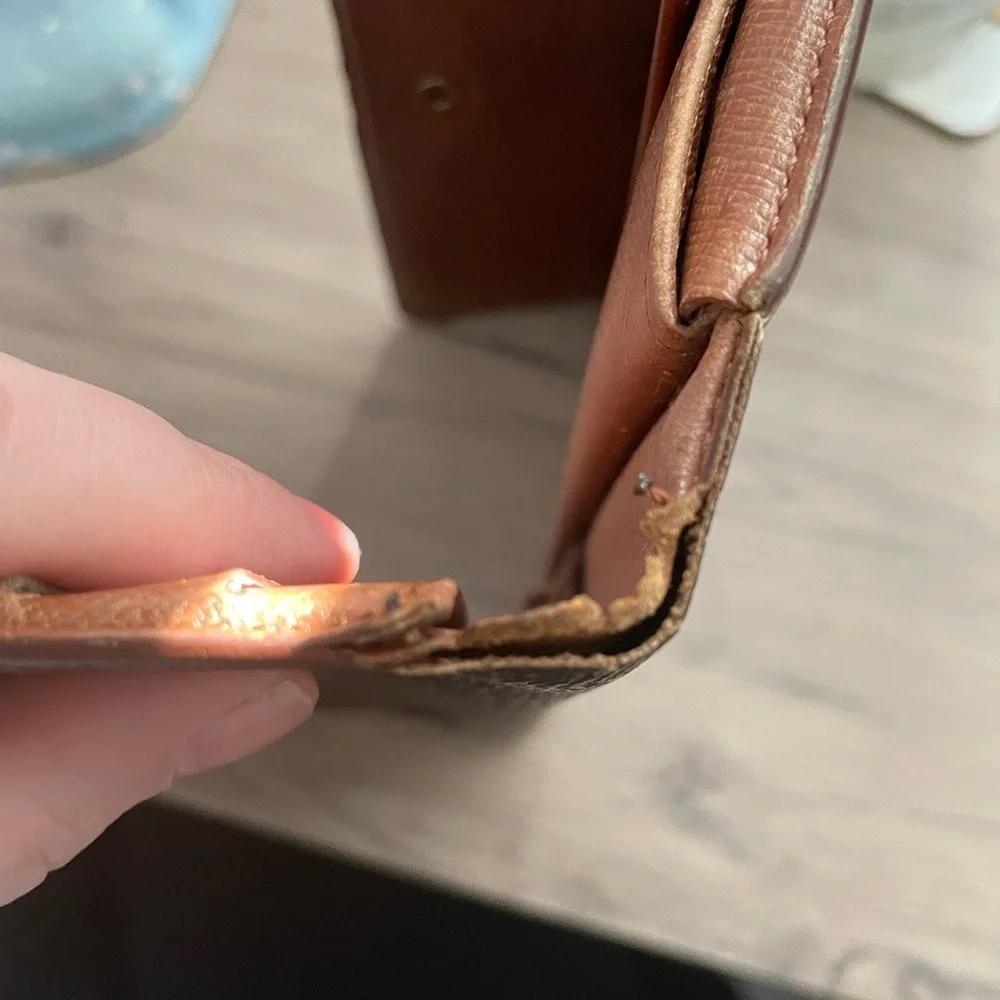 Authentic Louis Vuitton Vintage International Monogram Wallet - Picture 16 of 16